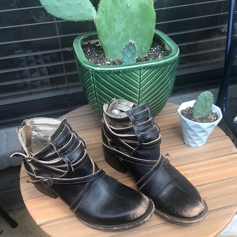 FREEBIRD by Steve Madden “Stair” booties